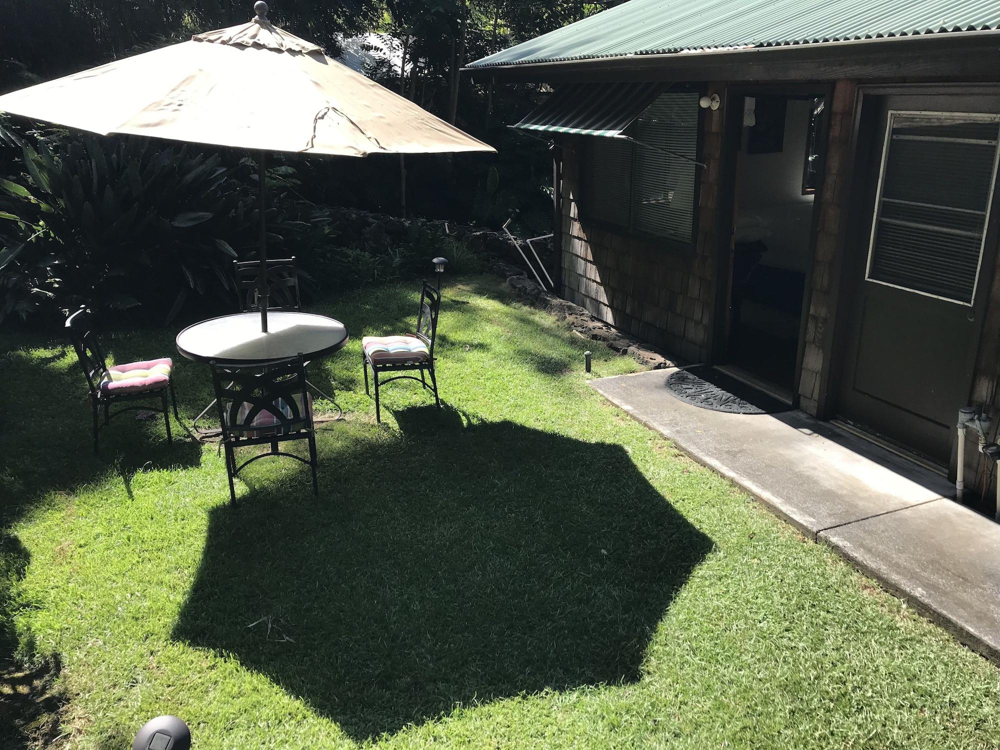 Hale Maluhia Country Inn Kailua-Kona Exterior photo