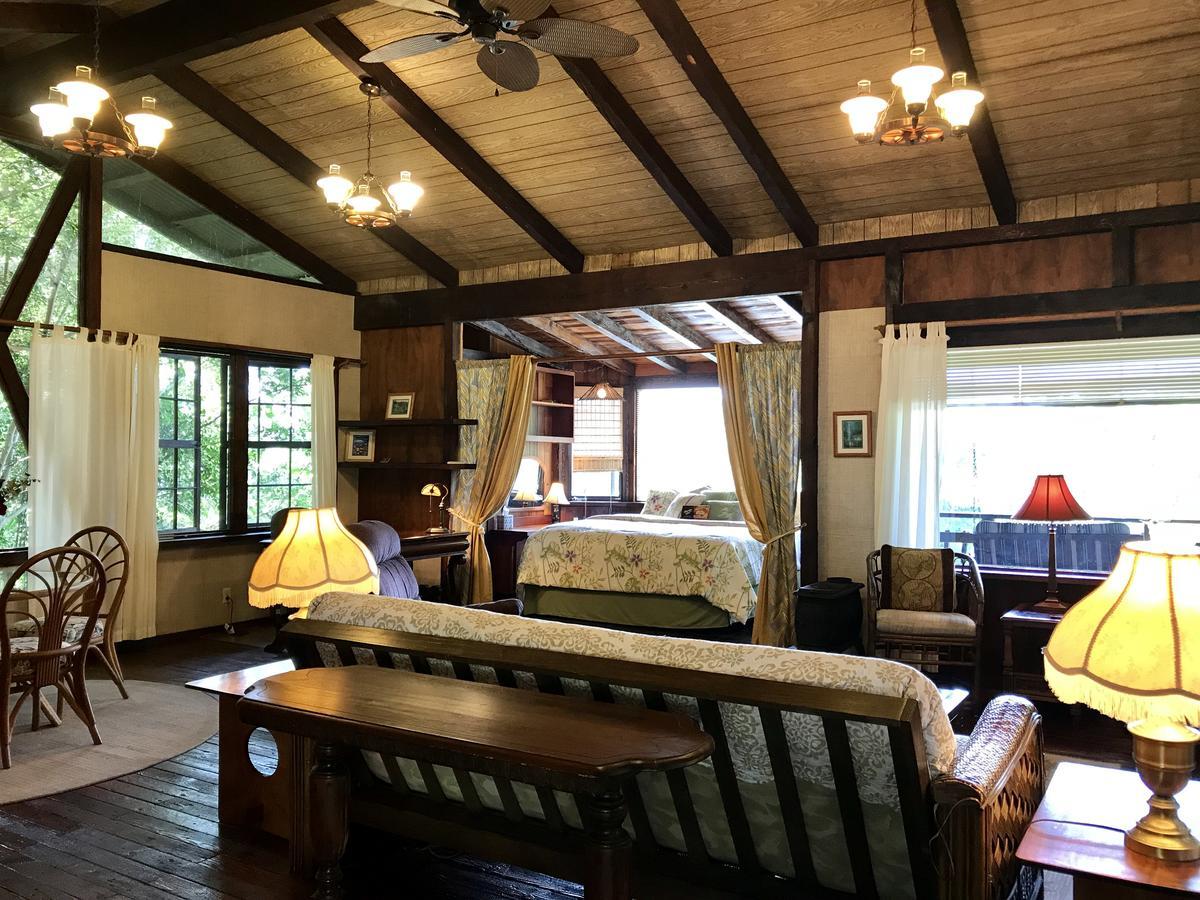 Hale Maluhia Country Inn Kailua-Kona Exterior photo